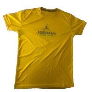 NWOT Air Jordan Shirt Boys XL Yellow Jumpman Short Sleeve Crew Basketball